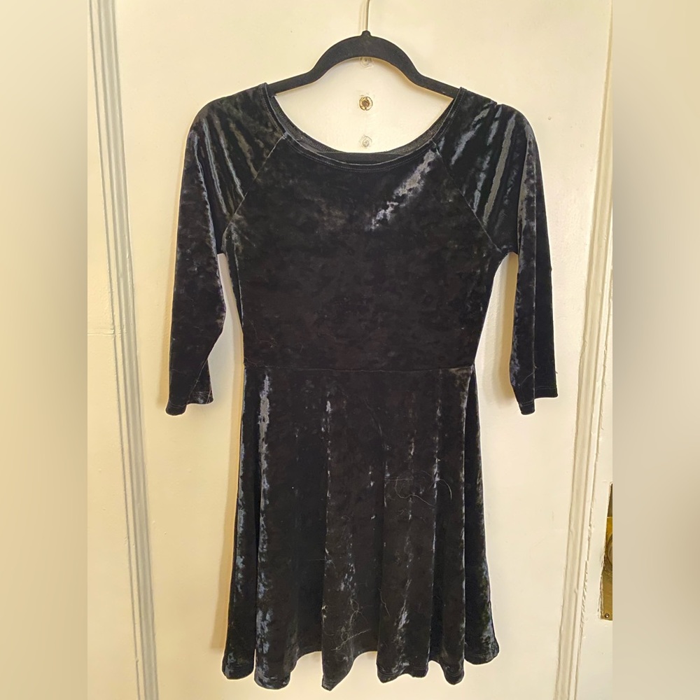 Black velvet-material dress